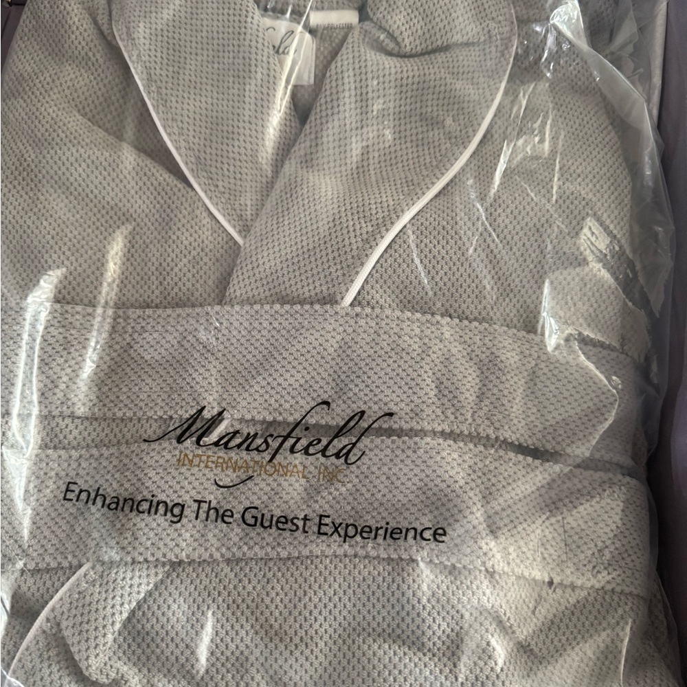 Lux Diamond Microfiber Bathrobe - Picture 3 of 5